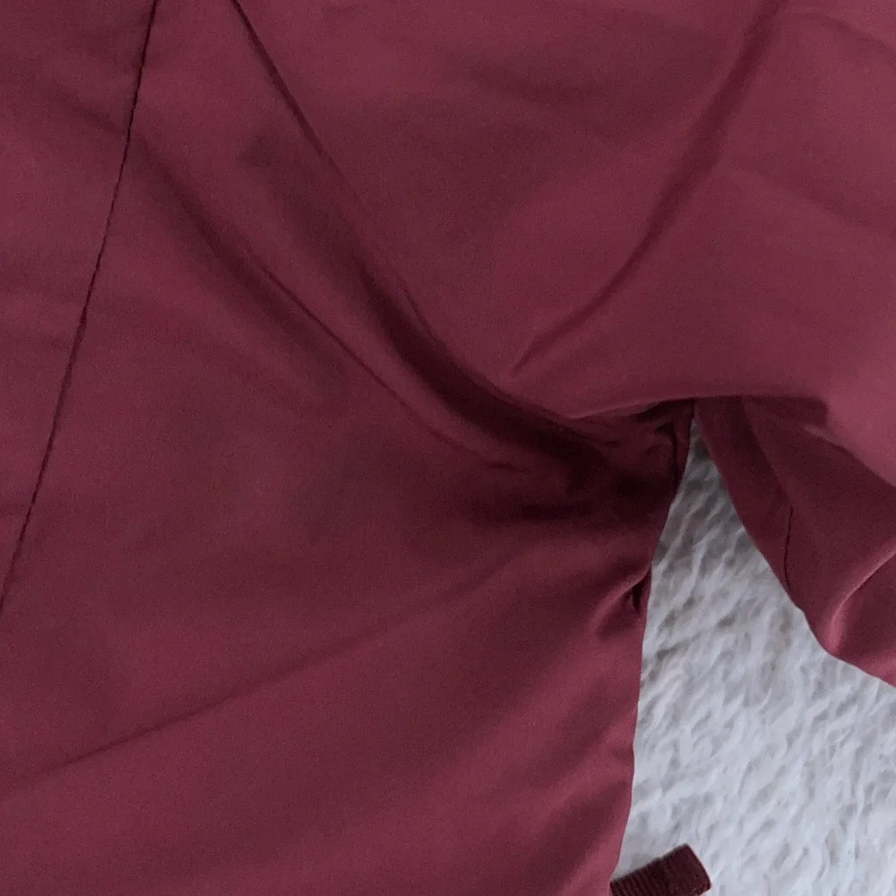 The North Face Maroon Bomber Jacket Girls Medium Full‎ Zip Insulated Youth Coat